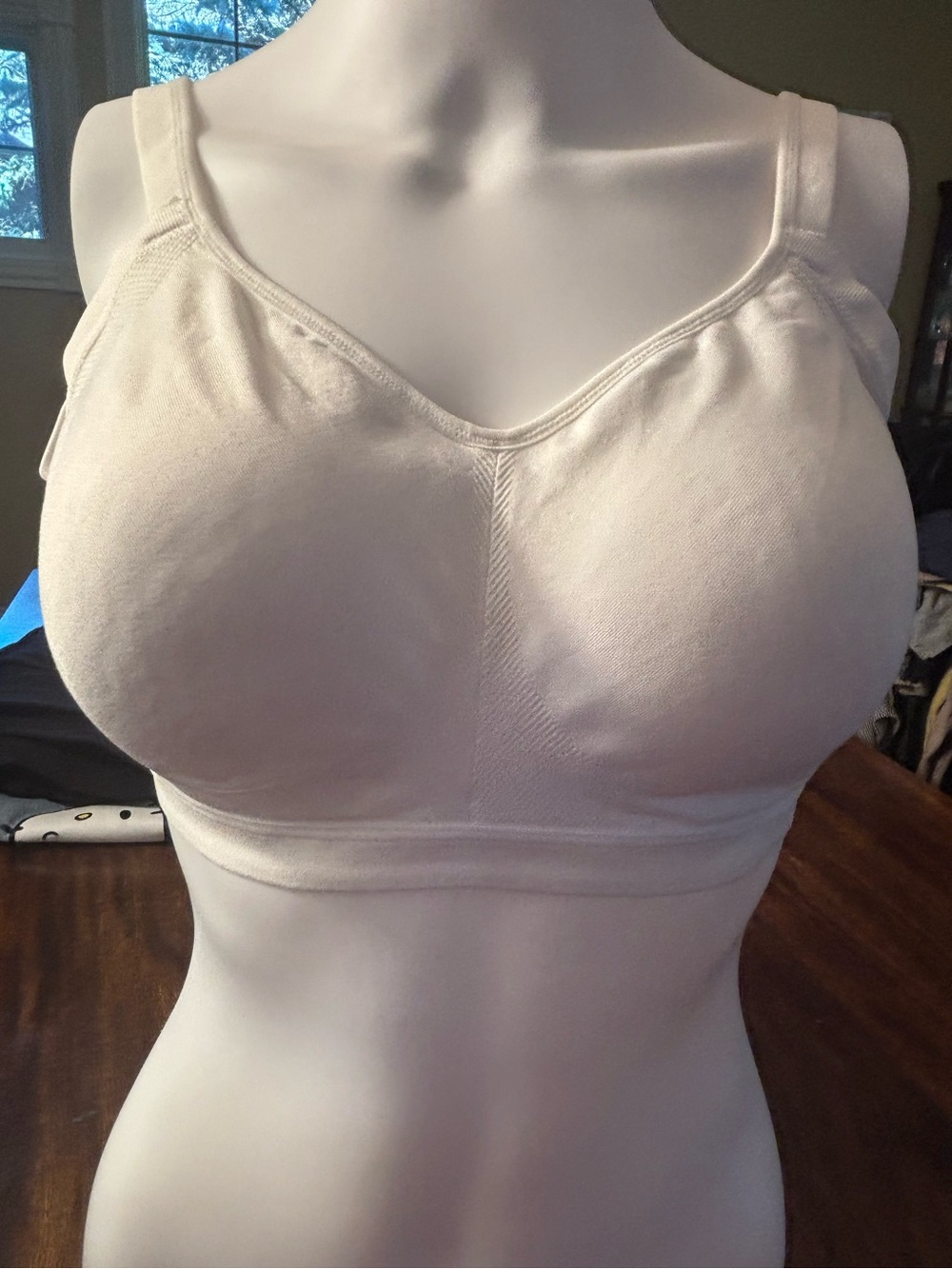Warner's Seamless White Comfort sports Bra - Wireless Support size XL